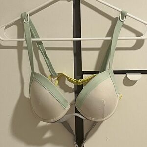 Victoria’s Secret Bra Size 32B